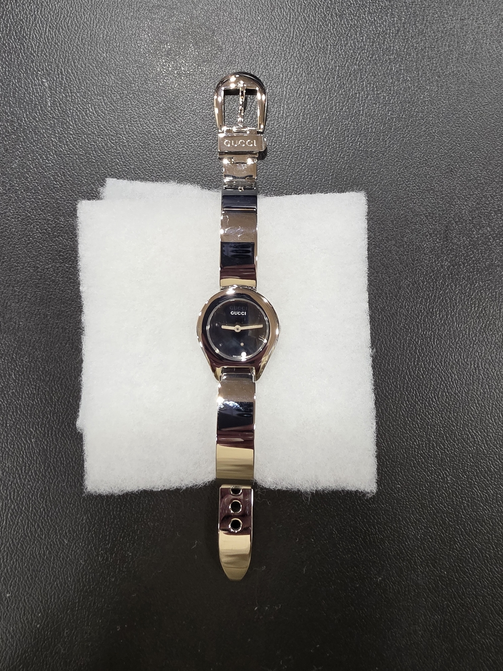 Gucci 6700L Women's Stainless Steel Mirror Bangle Watch EUC